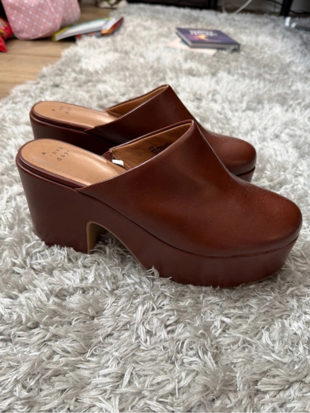 Chunky Platform Clogs - Picture 2 of 6